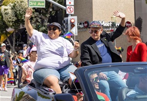 Krystle Cansino waving at parade