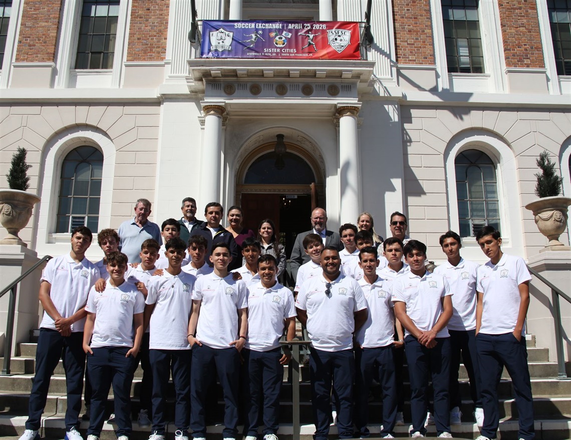 Atotonilco delegation on the steps of City Hall