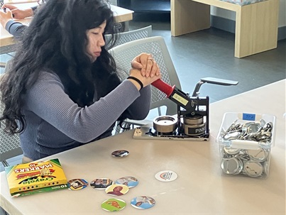 Patron making button