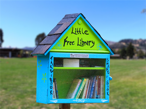 little-library-ribbon-cutting-0726.png