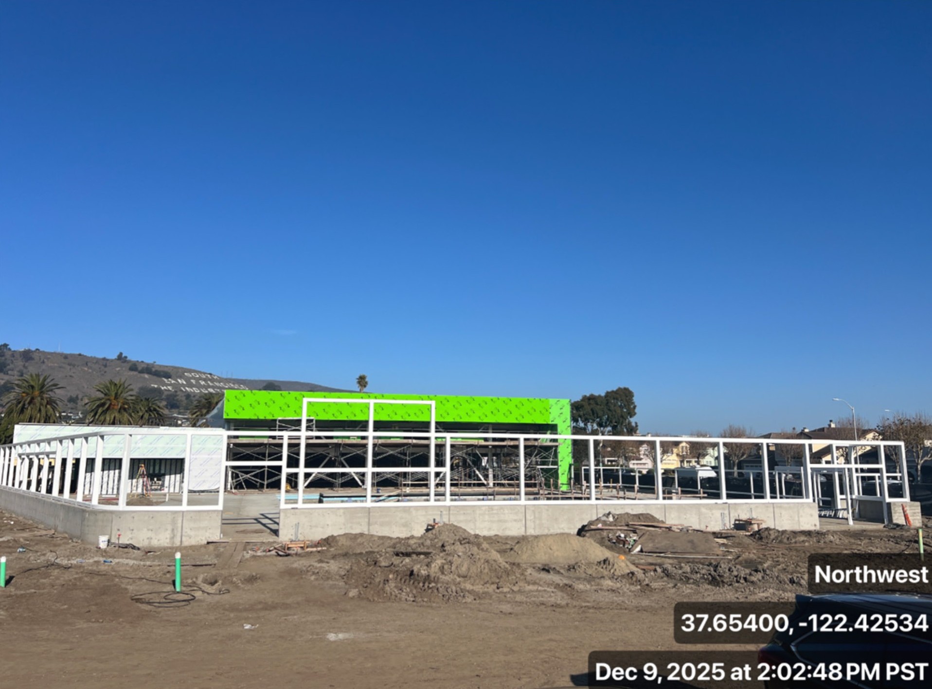 pool wind fence construction