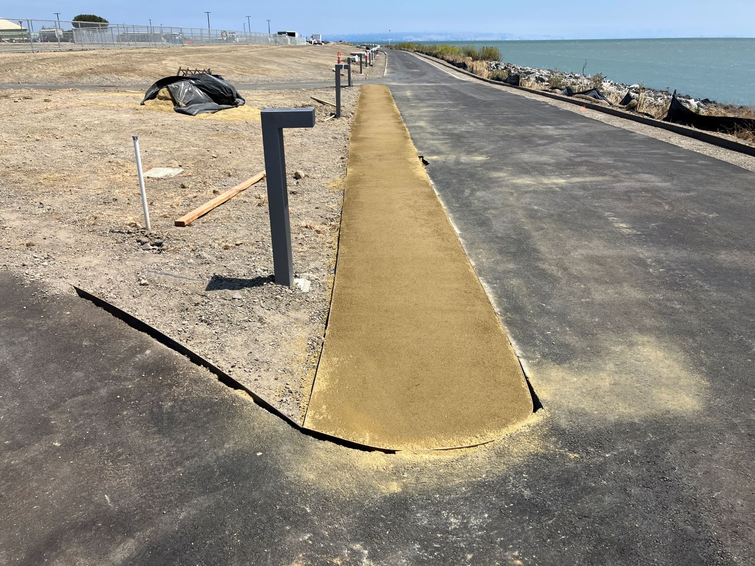 Oyster Point trail path
