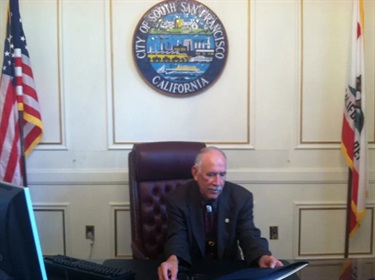 Mayor-Pedro-Gonzalez-at-desk.jpg
