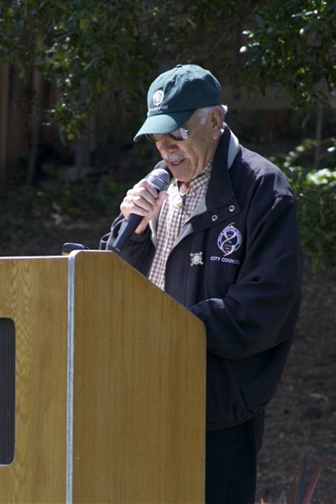 Mayor-Pedro-Gonzalez-at-Paradise-Pocket-Park-Dedication.jpg